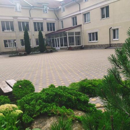 Zhyttedar Ulanov ภายนอก รูปภาพ