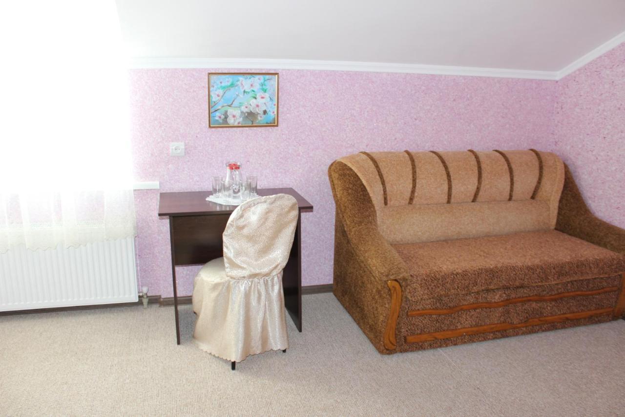 Zhyttedar Ulanov ภายนอก รูปภาพ